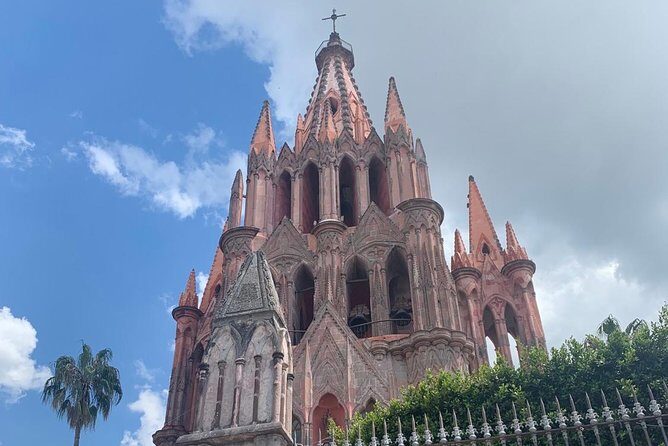 Round Trip BJX Airport to San Miguel Allende - An In-Depth Look at the BJX Airport to San Miguel Allende Transfer