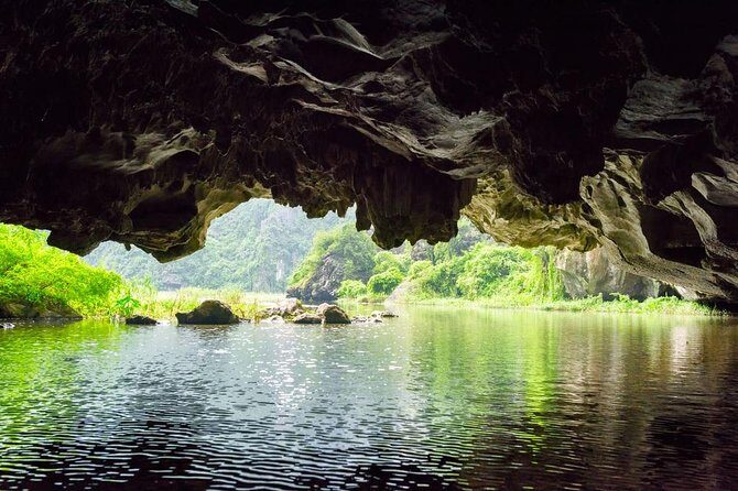 Round-Trip Hanoi to Ninh Binh Private Vehicle Charter - Detailed Review of the Hanoi to Ninh Binh Private Vehicle Service