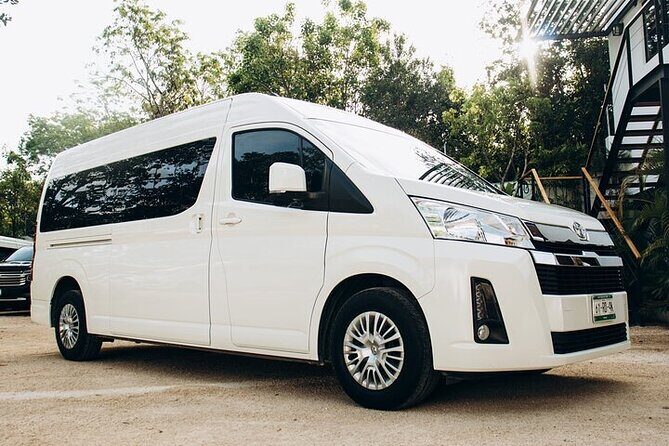 Round Trip Private Transfer from Cancun Airport - Playa de Carmen - The Vehicle and Amenities