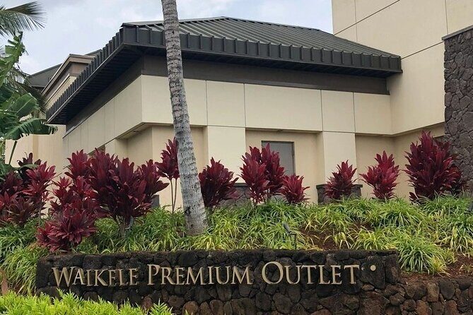 Roundtrip Shuttle from Waikiki Hotels-Waikele Premium Outlets - A Practical Look at the Waikiki to Waikele Premium Outlets Shuttle Experience