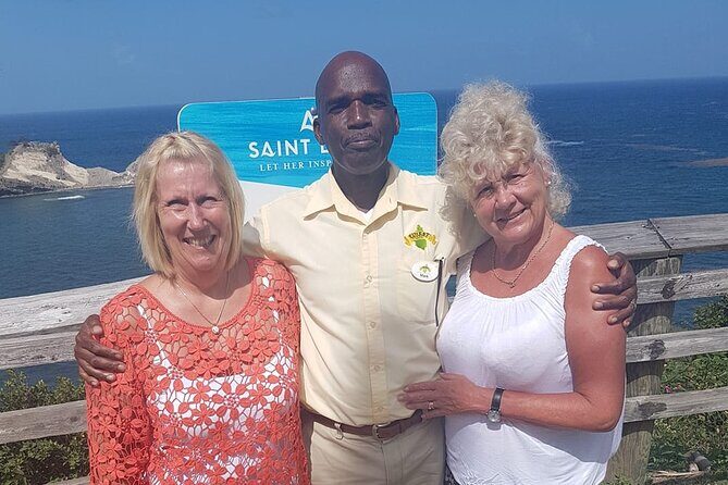 Roundtrip Transfer from UVF Airport to Resorts in Gros Islet (Groups of 4 Plus) - Introducing the Roundtrip Transfer from UVF Airport to Resorts in Gros Islet