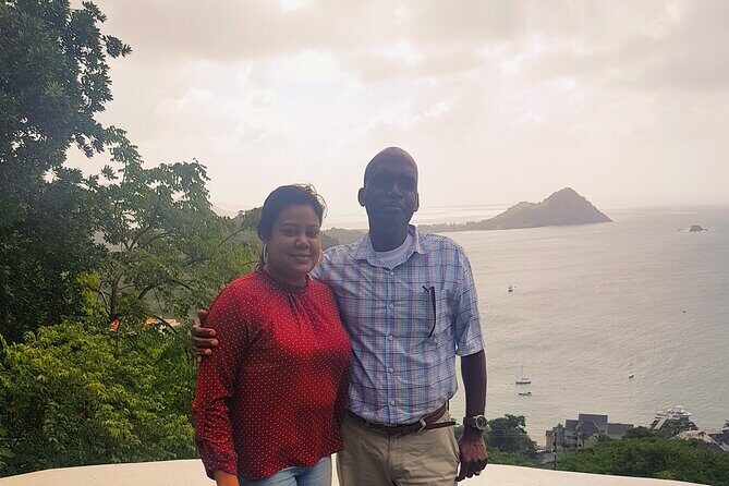 Roundtrip Transfer from UVF Airport to Resorts in Gros Islet (Groups of 4 Plus) - The Sum Up