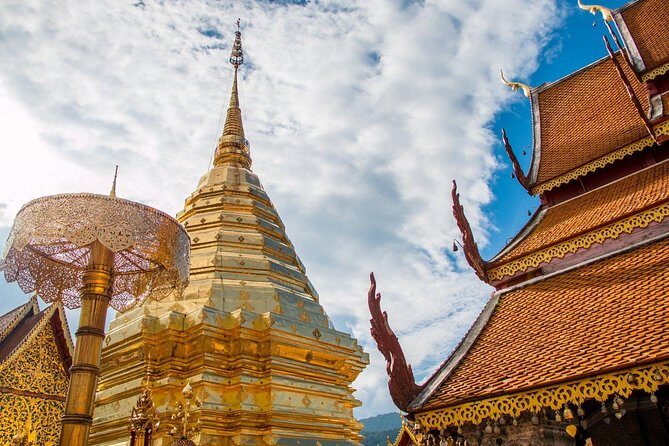 Royal Residence & Wat Phrathat Doi Suthep Half Day Tour From Chiang Mai - What the Reviews Say