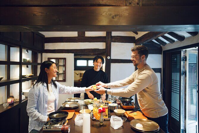 Royal Seoul Cooking Class in a 100-Year-Old Hanok - The Surroundings and Accessibility