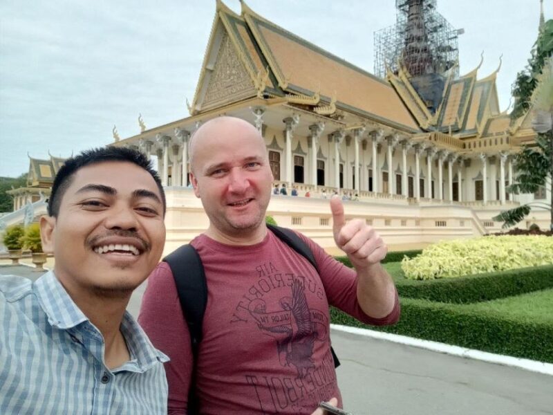 Royalpalace, Toul Sleng (S21), Museum & Killing Field - Wat Phnom: The Heart of the Capital