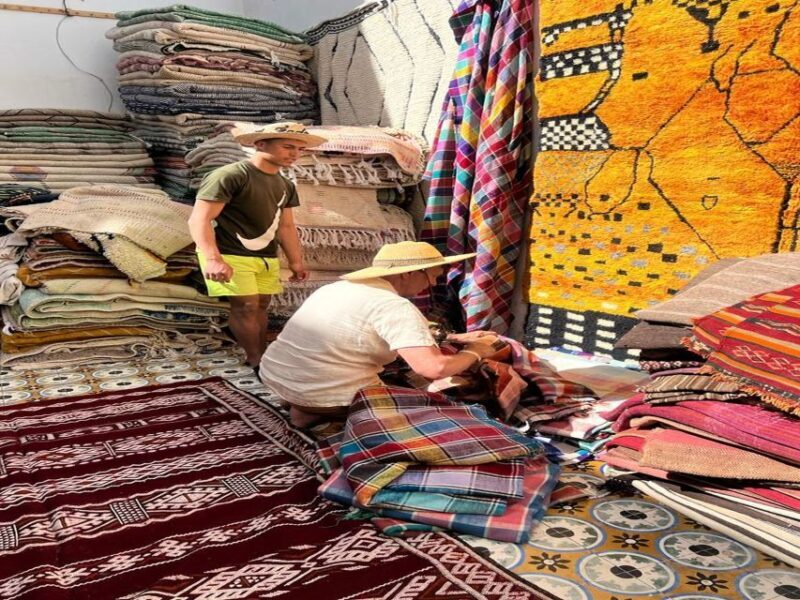 Rug Shopping Experience By Fadma Rugs - The Personal Touch: Guided by Knowledgeable Experts