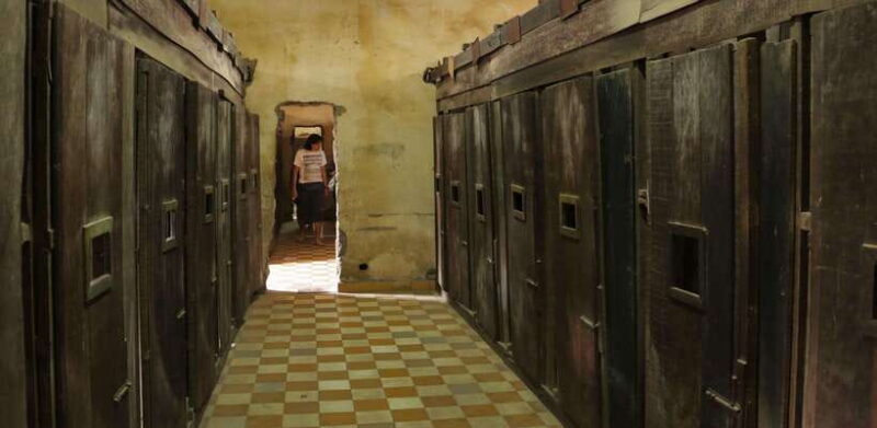 S21 & Killing Fields Tour with Khmer Lunch & Drink - A Detailed Dive into the Experience