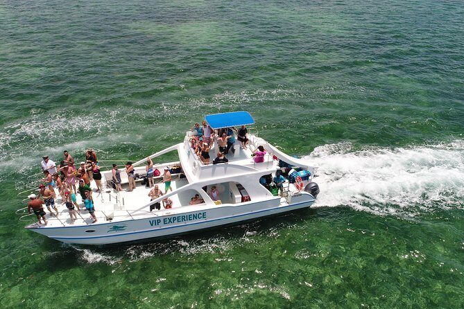 Sabina del Mar Party Boat VIP - The Sum Up
