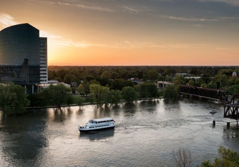Sacramento: New Year's Eve River Cruise - FAQs