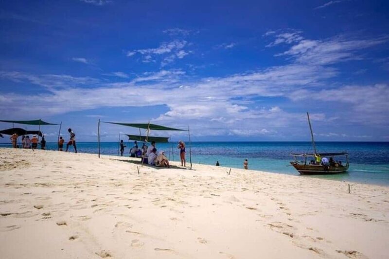 Safari blue : Day trip , snorkeling, white sand bank,seefood - The Sum Up