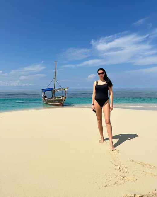 Safari blue Zanzibar by sailing dhow trip - The Experience: Authenticity and Practicality