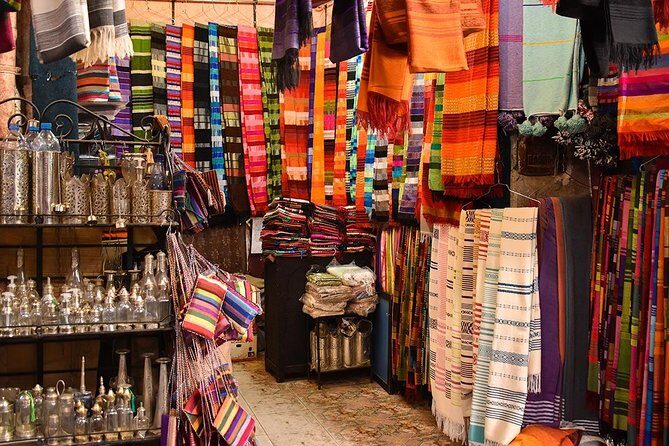 Safe shopping trip for high quality souvenirs - A Closer Look at the Tour