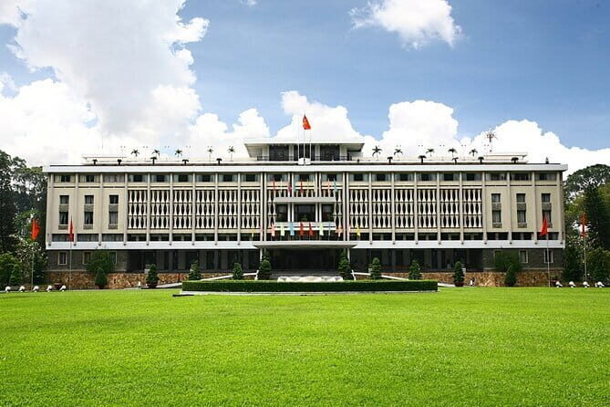 Sai Gon City Tour and Dinner On Cruise Half Day - Exploring the Key Landmarks
