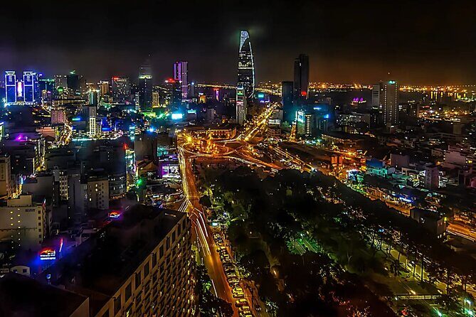 Saigon After Dark With Seafood, Beer & Live Music Bar - The Sum Up