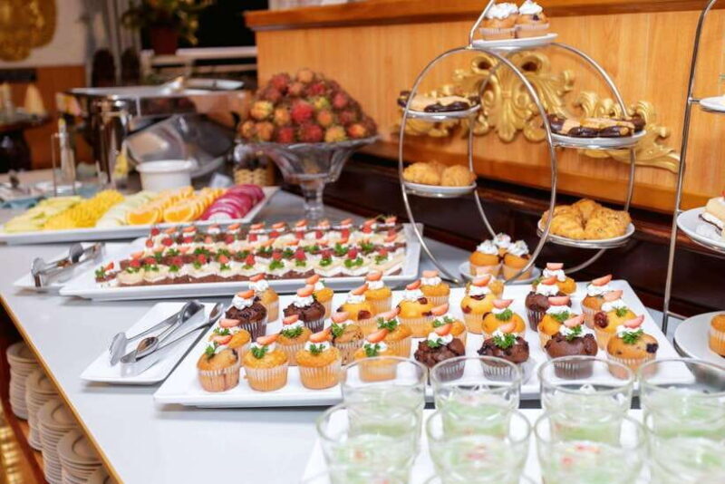 Saigon: Private table on board in a Luxury Cruise - FAQ