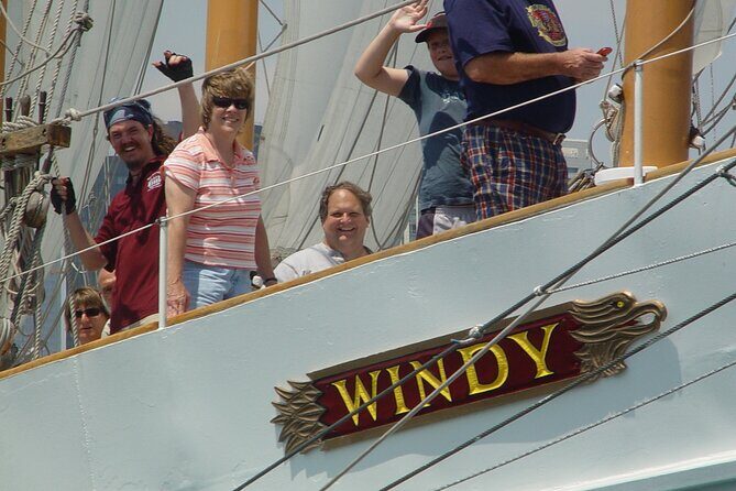 Sail on Tall Ship Windy, join us for our "Chicago Skyline Sail" - A Closer Look at the Experience