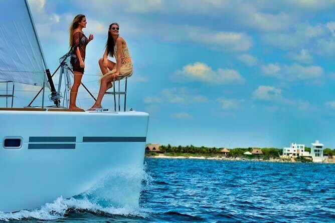 Sailing Experience to Isla Mujeres with lunch and Premium Open Bar - Key Points