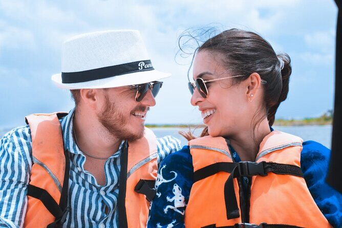 Sailing Tour through the Laguna de los Siete Colores - FAQ