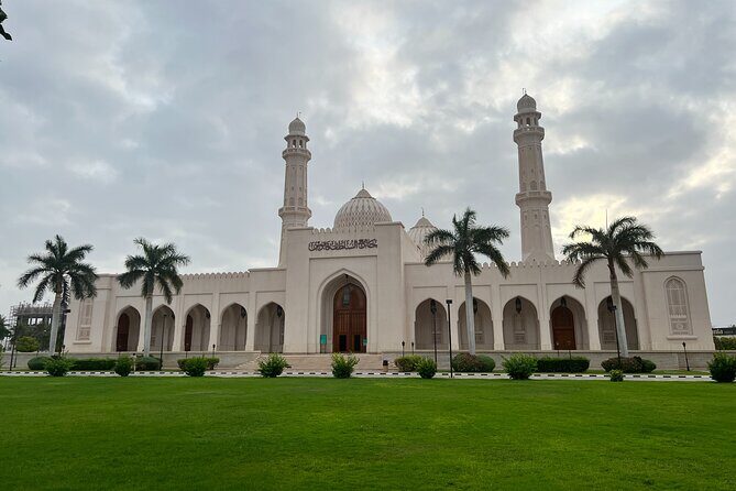 Salalah City Tour with History, Culture, Souq Shopping, Halwa - The Itinerary: A Deep Dive
