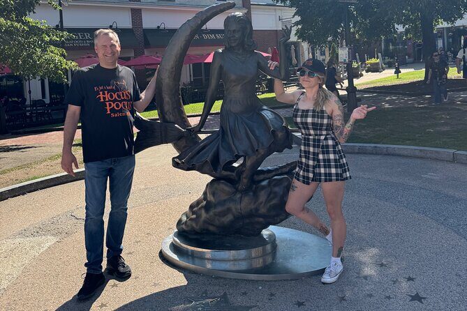 Salem Movie Magic Tour: Hocus Pocus and Bewitched locations - Authenticity and Authentic Experiences