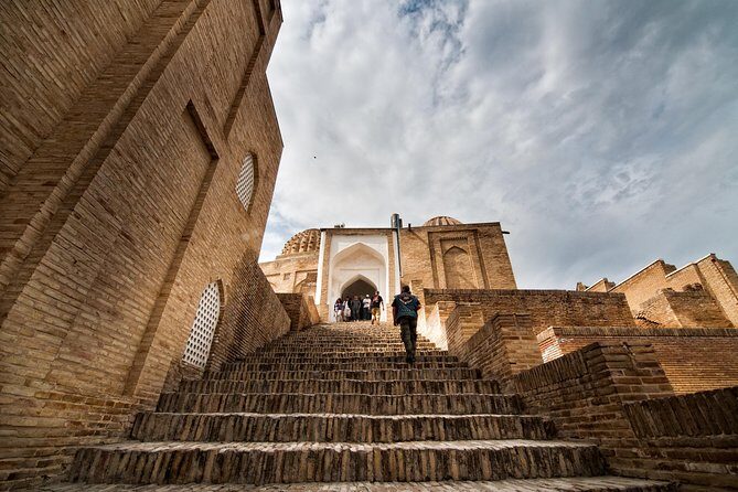 Samarkand City Tour - Tillya Kori Madrasah: The Final Piece of the Registan Puzzle