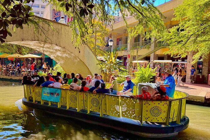 San Antonio Centre Food Tour of 6 Tastings with Tacos & Ice Cream - The Walking Route: Landmarks and Local Life