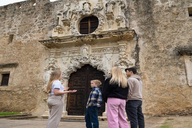 San Antonio Small Group Walking Tour with Riverwalk Boat Cruise - Key Points