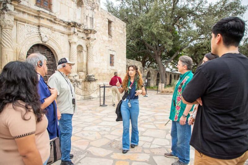 San Antonio: The Alamo Guided Tour in Spanish - The Guided Tour: A Closer Look