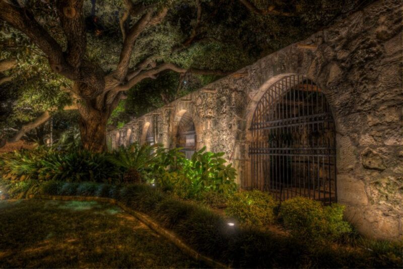 San Antonio: The Madames and Mayhem Ghost Tour - Who Should Consider This Tour?