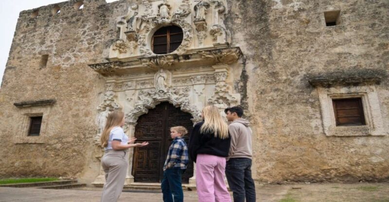 San Antonio Walking Tour with Cruise and Tower of Americas - An In-Depth Look at the San Antonio Walking Tour