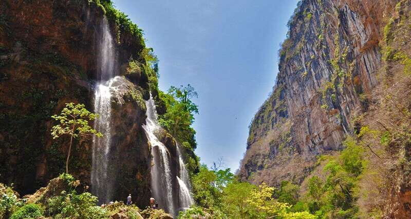 San Cristobal: Sima de las Cotorras & Aguacero Waterfalls - Key Points
