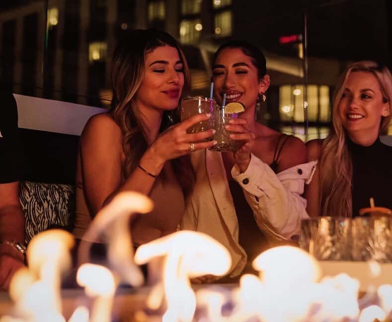 San Diego: Downtown Bar Crawl Party Pass - A Detailed Look at the San Diego Downtown Bar Crawl