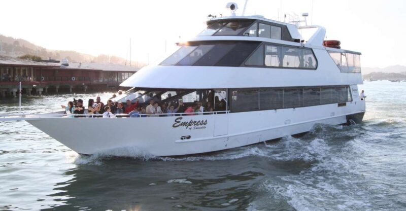 San Francisco: Empress Yacht New Year's Eve Party Cruise - Key Points
