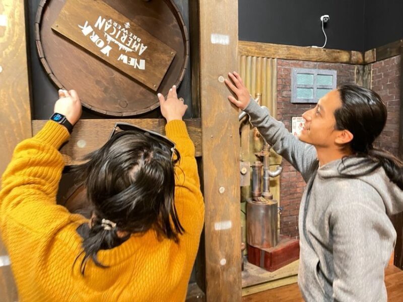San Francisco: Mobster Hideout Escape Room at PIER 39 - Group Dynamics and Size