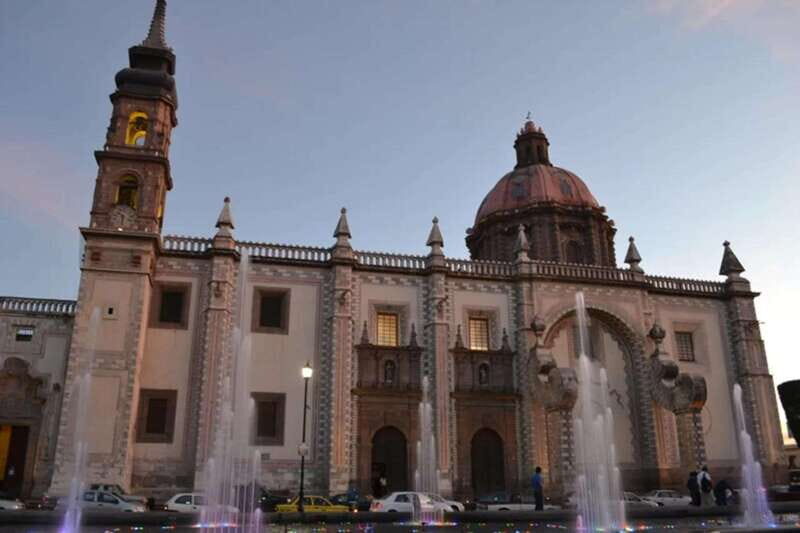 Santiago de Querétaro: Private History Walking Tour - Key Points