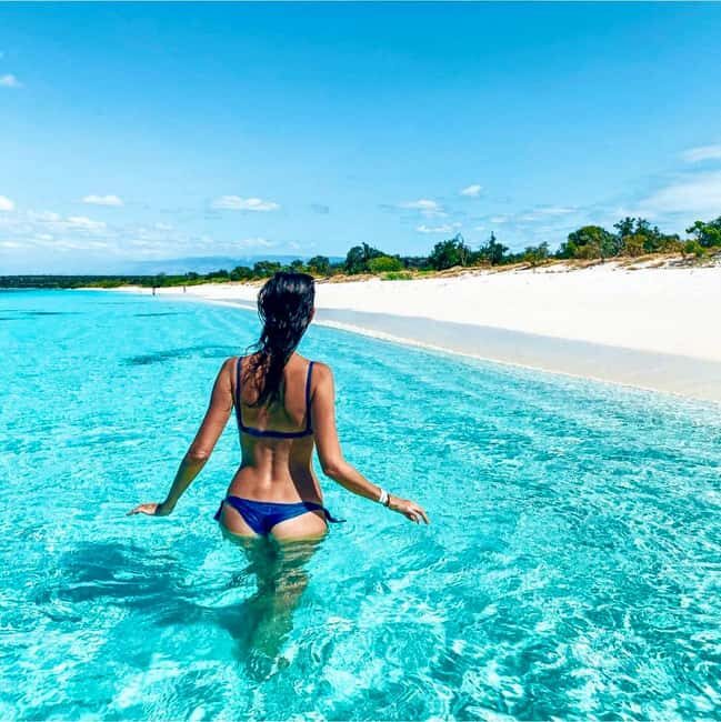 Santo Domingo: Bahia de las Aguilas VIP Paradise 2 Days All-Inclusive - Key Points