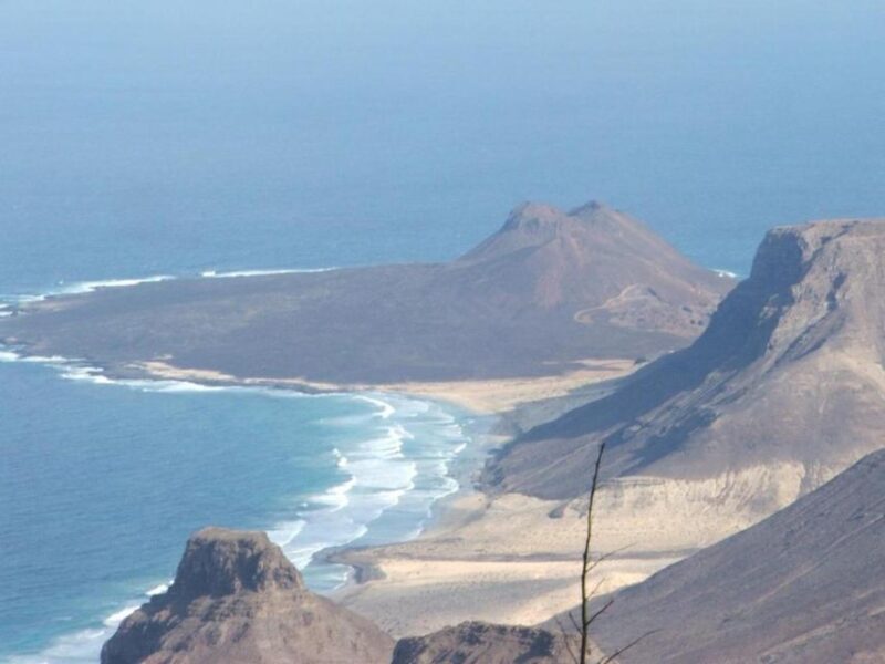 São Vicente: Markets, Mountains, Fishing Villages & Beaches - Relaxing at Baía das Gatas