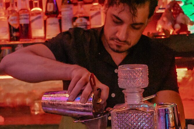 Saturday Night Bar Crawl in Guadalajara Mexico - Key Points