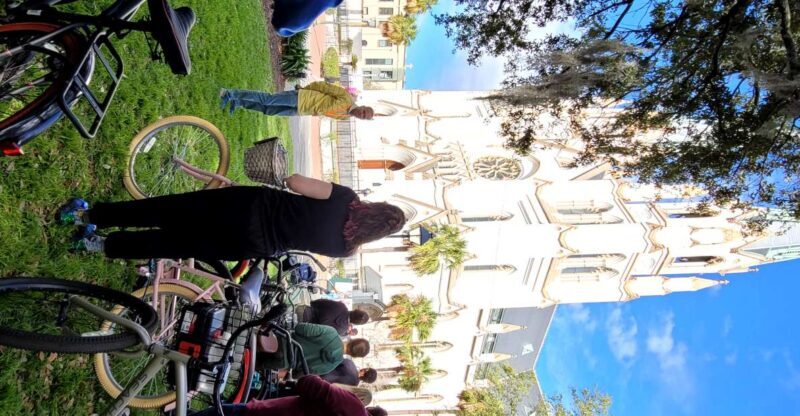 Savannah: Historical Bike Tour with Tour Guide - Detailed Breakdown of the Itinerary