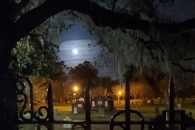 Savannah History and Haunts Candlelit Ghost Walking Tour - The Value for Money
