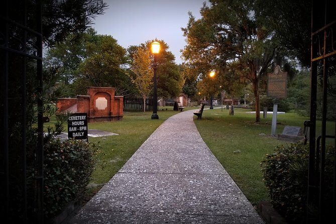 Savannah Supernatural Haunted Walking Tour - Group Size, Timing, and Practicalities