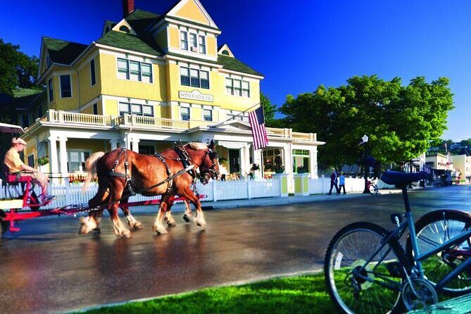 Scenic Mackinac Island: A Self-Guided Cycling Audio Tour - Key Points