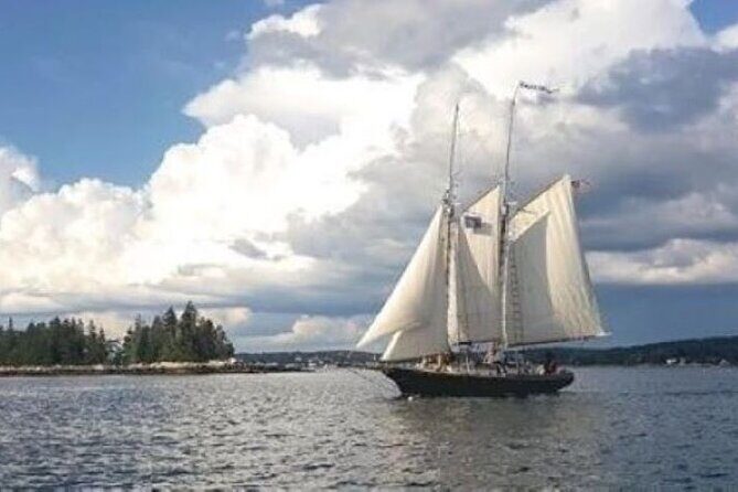 Schooner Applejack 2-Hour Day Sail from Boothbay Harbor - A Sail Through Maine’s Coastal Charm: The Schooner Applejack Day Sail from Boothbay Harbor