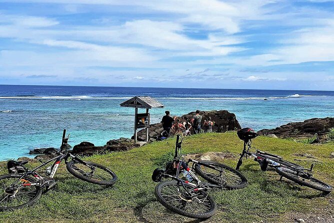 Seat in Coach Transfer from Rarotonga Hotel to Airport - FAQs
