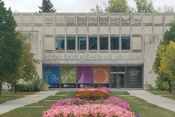 Self Guided Adventure Hunt: Regina The Queen City - Exploring Regina’s Top Landmarks