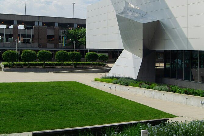 Self-Guided Akron Scavenger Hunt: Burn Rubber Round Akron - Who Will Love This?
