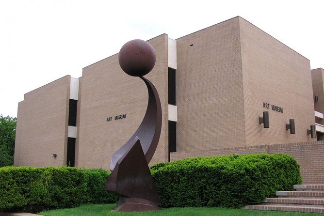 Self-Guided Amarillo Scavenger Hunt: Amarillo Art & Elms - Who Will Love This Tour?