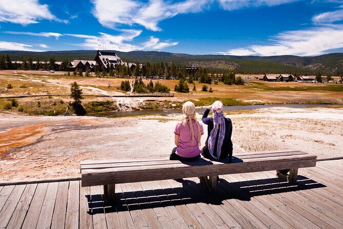 Self Guided Audio Walking Tour of Old Faithful Geyser Basin - The Experience from a Traveler’s Perspective