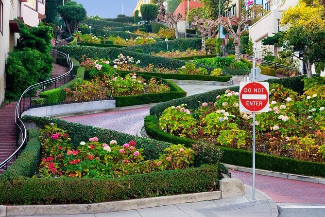 Self-Guided Scavenger Hunt: Along Fishermans Wharf - A Closer Look at the Experience