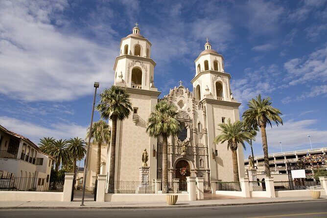Self-Guided Scavenger Hunt: Desert Oasis - Discovering Tucson with a Self-Guided Approach